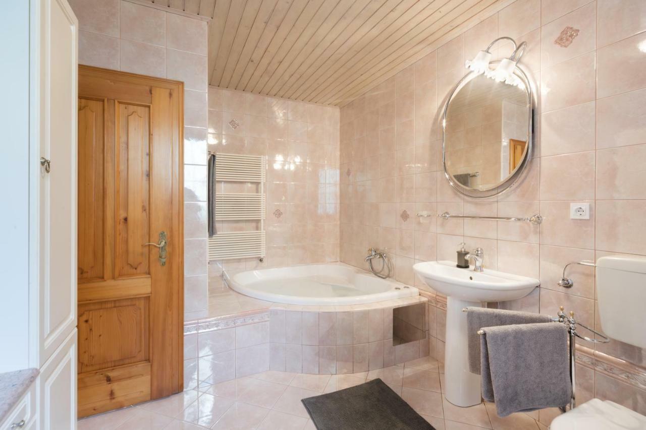 Vila Grad Bled - Sauna & Hot Tub Exterior photo